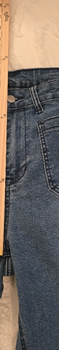 Women's High Rise Wide Leg Jeans, 4 Pocket, Size 14 (310) - Picture 9 of 11